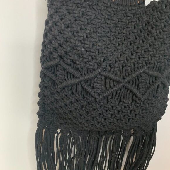 Danielle
Nicole Macrame Fringe Wood Handle Shoulder Purse - Picture 12 of 15